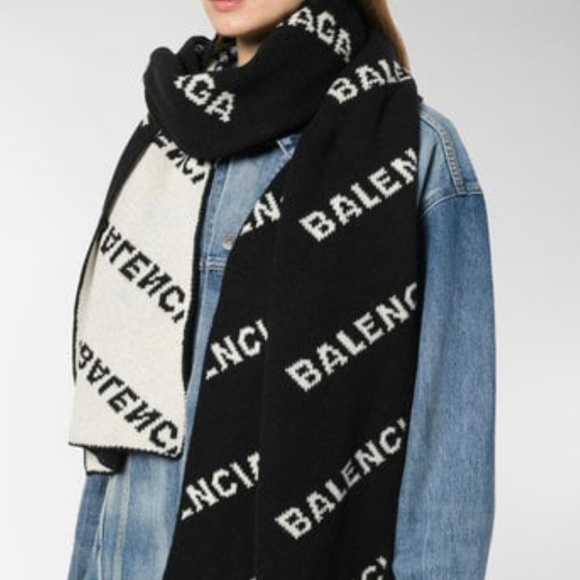 balenciaga wool scarf